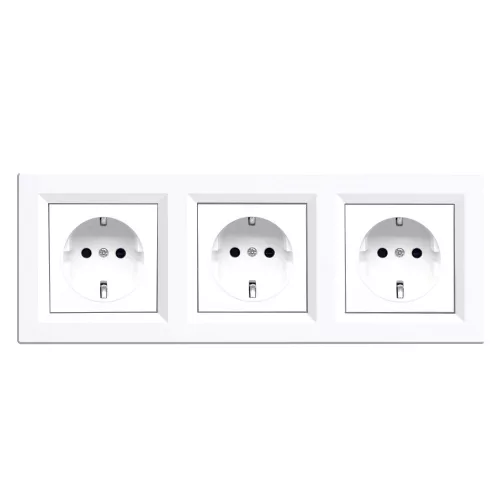 Nova III földelt dugalj  fehér kerettel