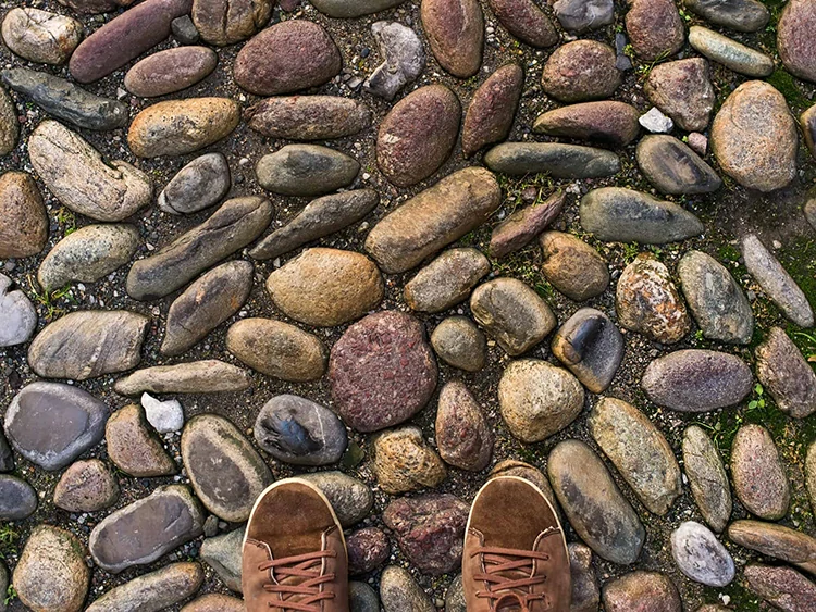 Kő mozaik kerti járda