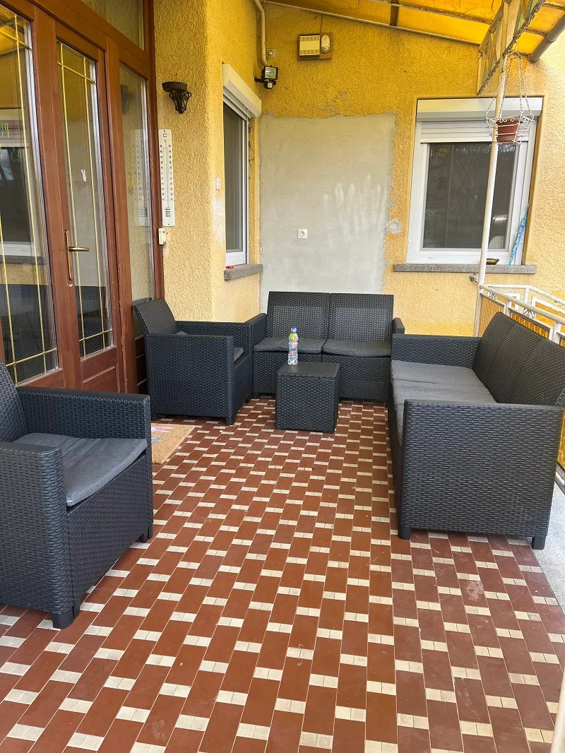   Claire V 7 személyes kerti bútor garnitúra vigo tárolós asztallal
