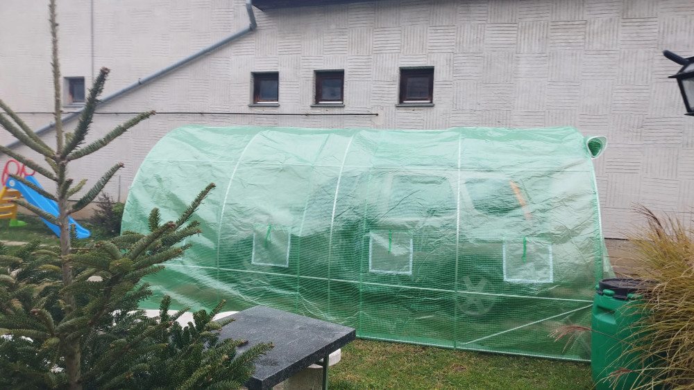 Fólia melegház 3X4,5X2 m (váz+fólia)
