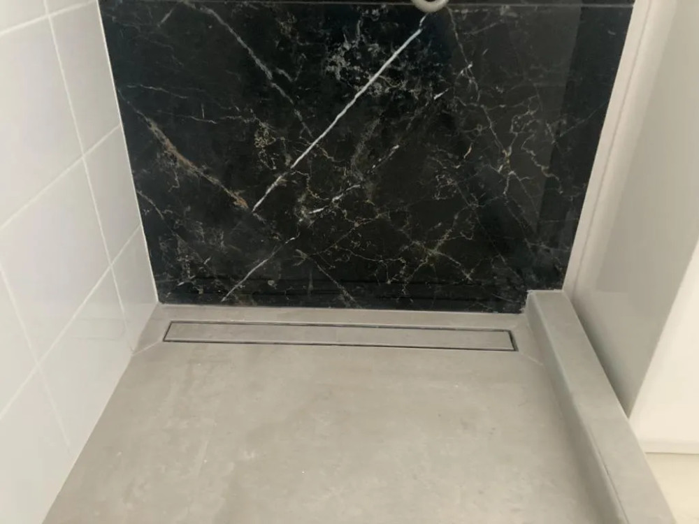 Linea burkolható zuhanyfolyóka
