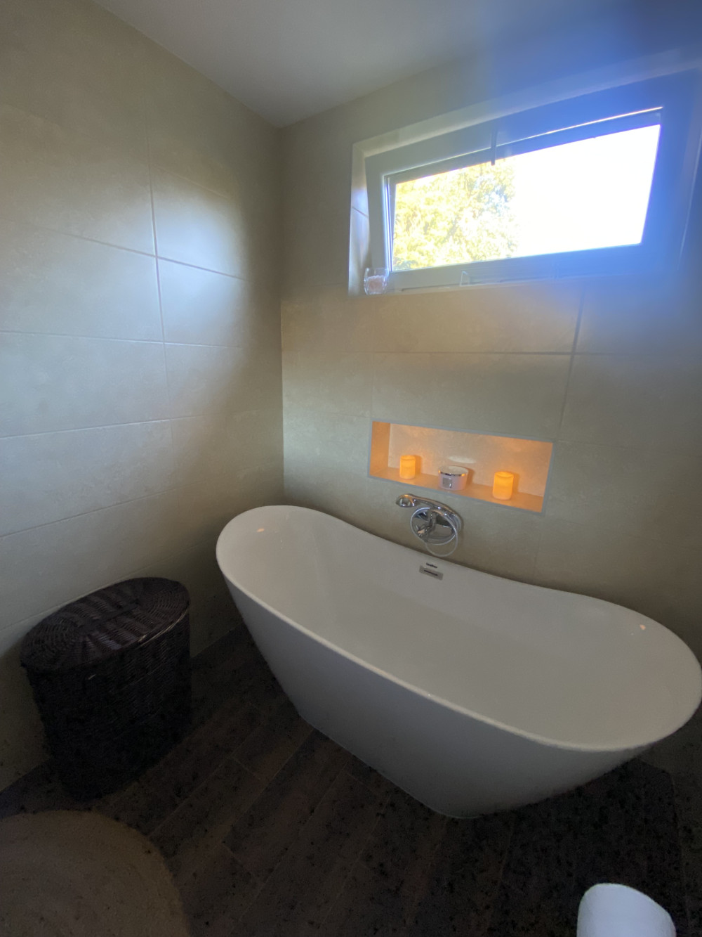 Flow szabadon álló fürdőkád
