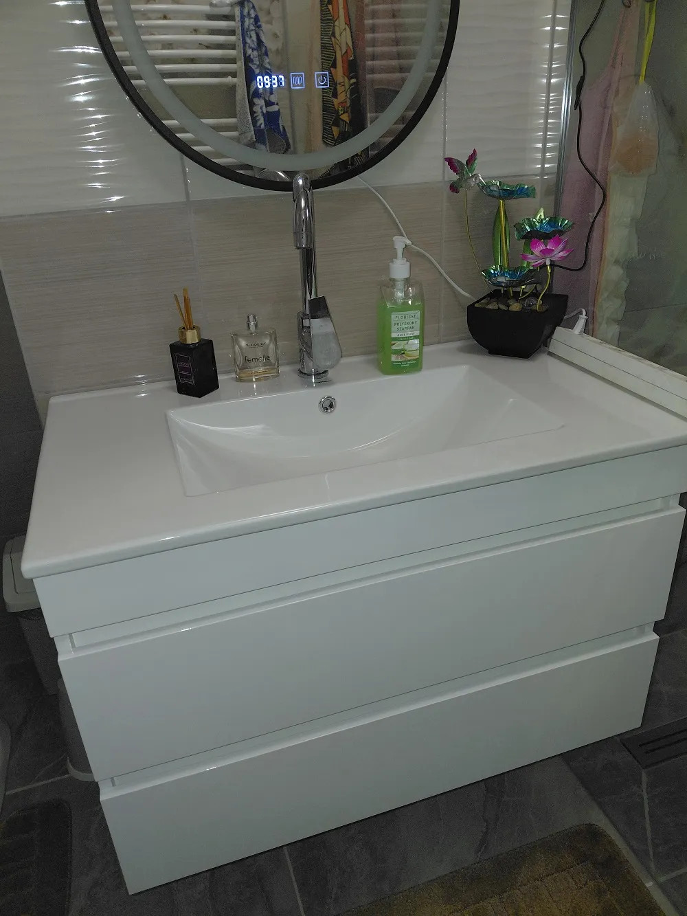 Cube 80 alsó szekrény mosdóval
