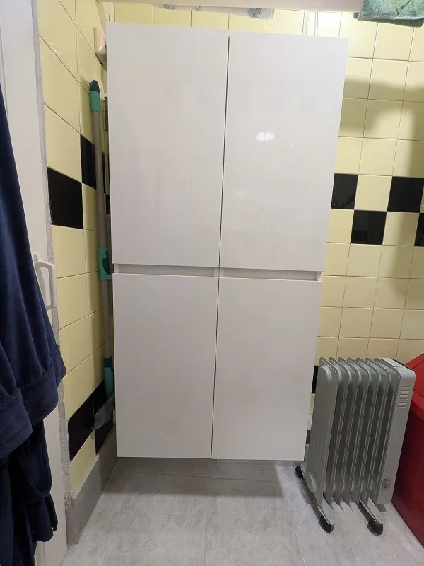 Cube függesztett oldal szekrény fehér
