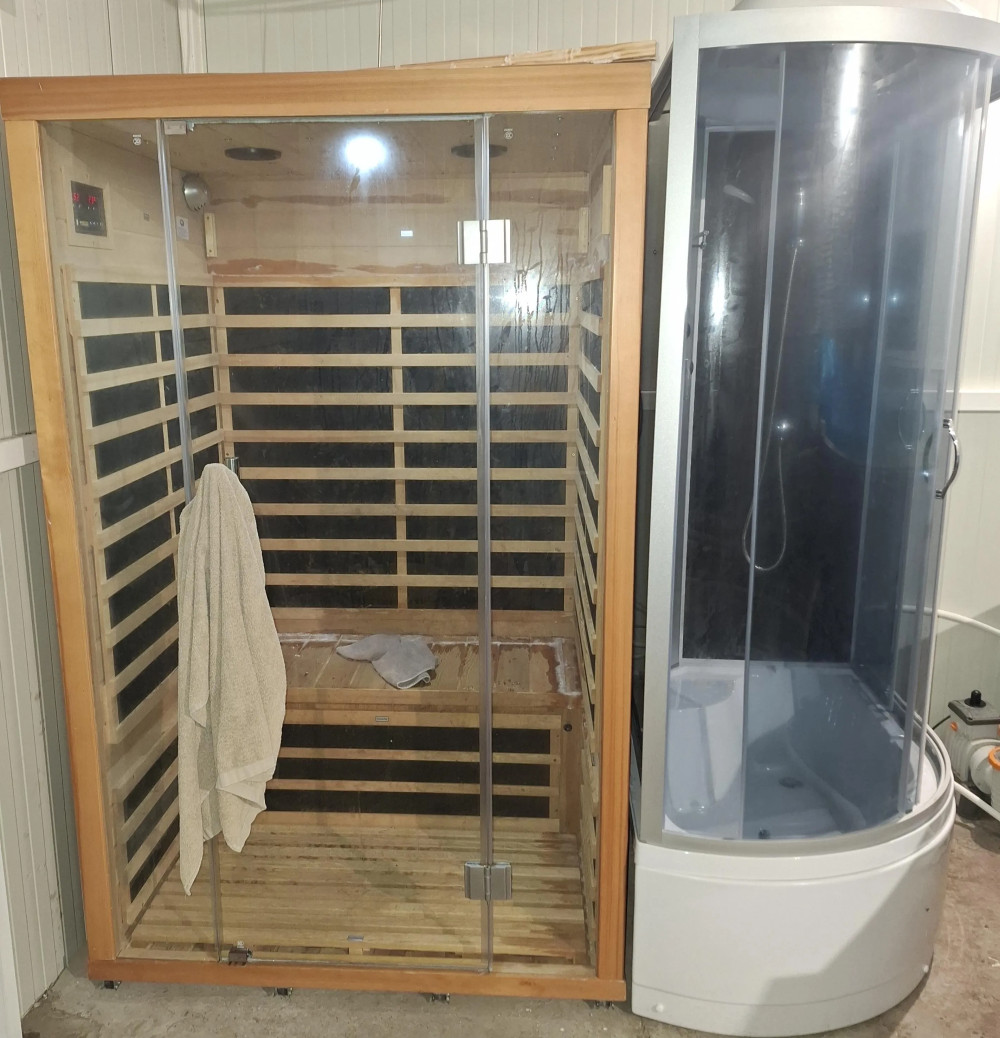 Cora 80x120 cm mélytálcás zuhanykabin
