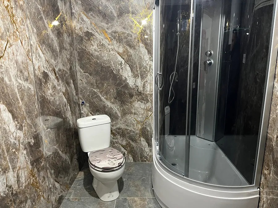 Cora 80x120 cm mélytálcás zuhanykabin
