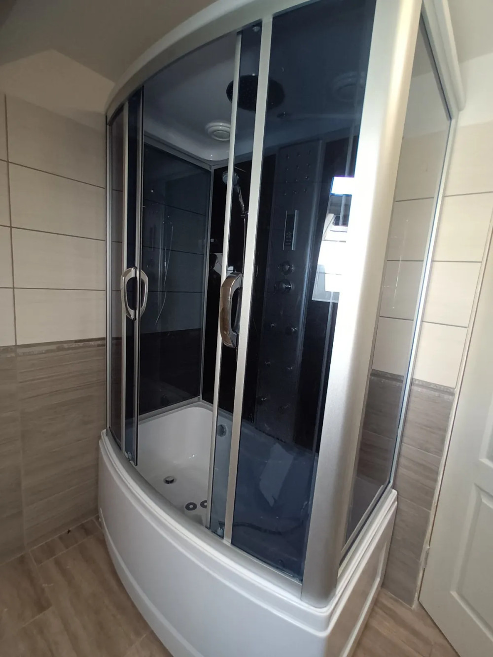   Emilia 85x150 cm hidromasszázs kádkabin elektronikával Black
