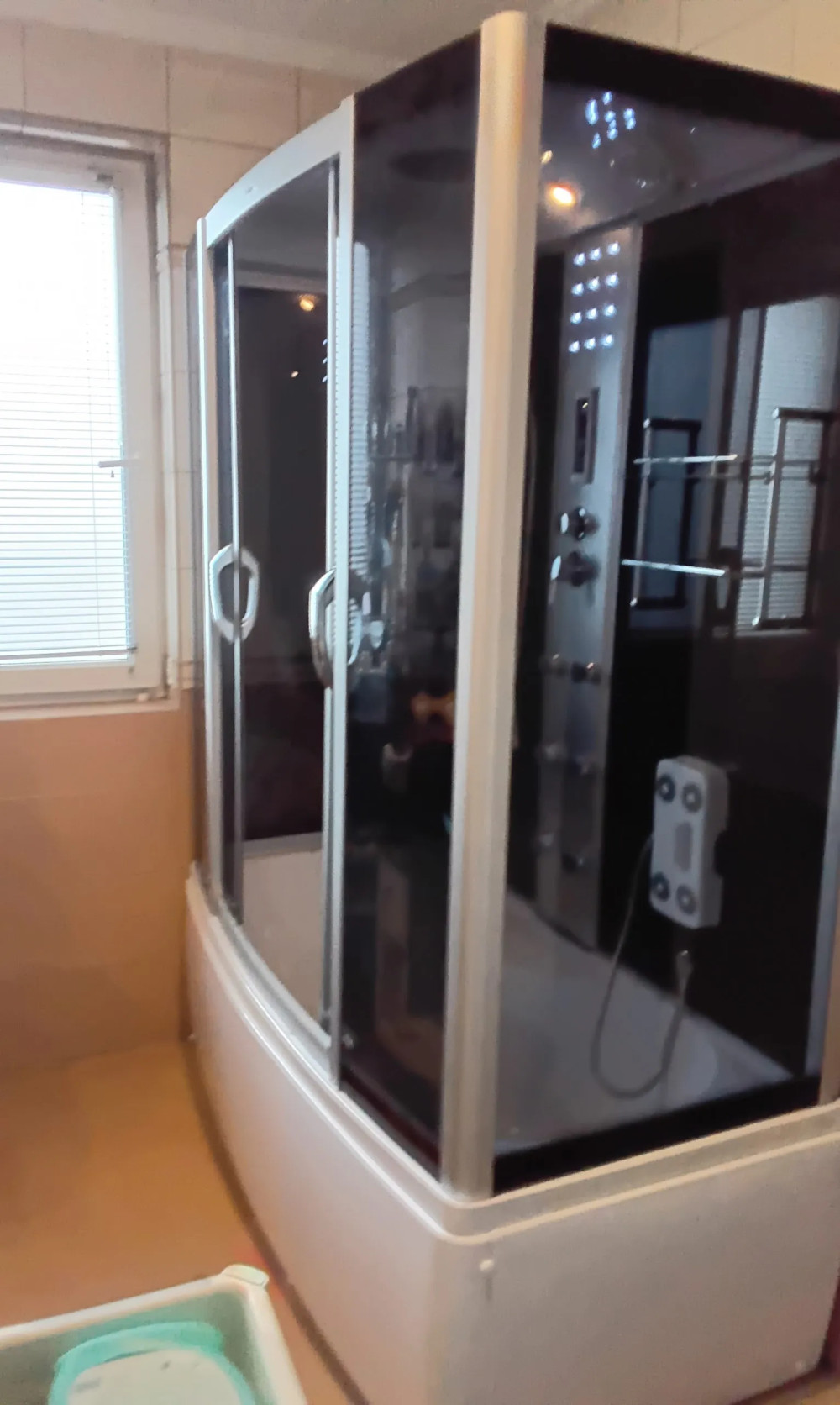   Emilia 85x150 cm hidromasszázs kádkabin elektronikával Black
