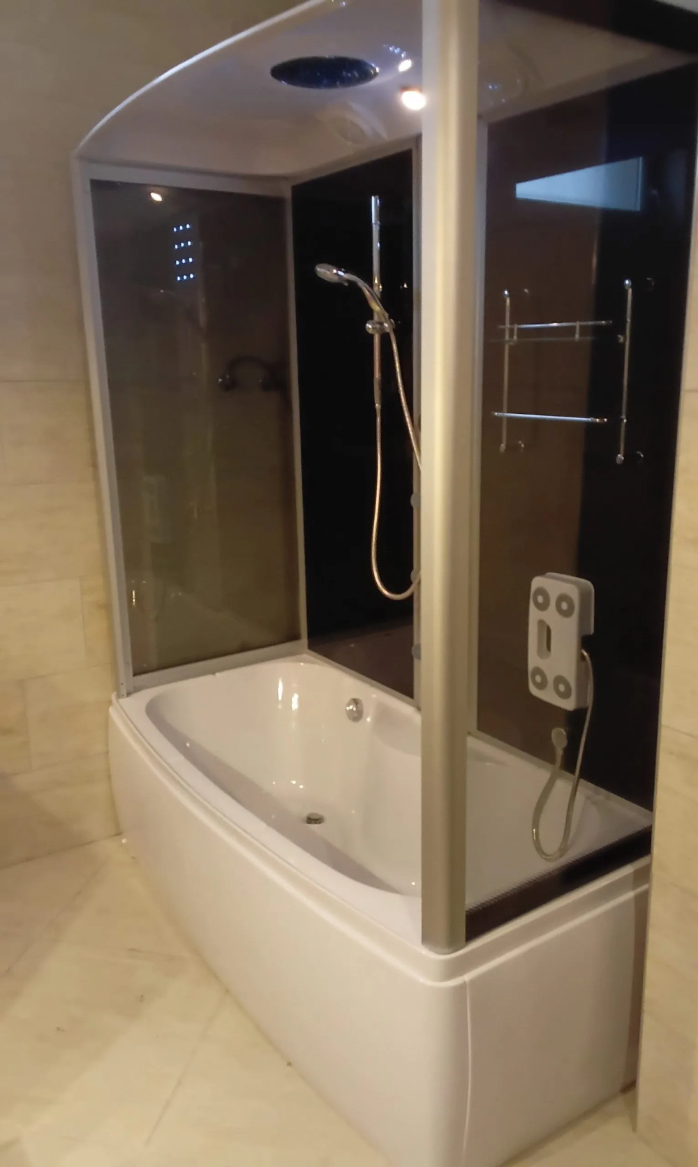   Emilia 85x150 cm hidromasszázs kádkabin elektronikával Black
