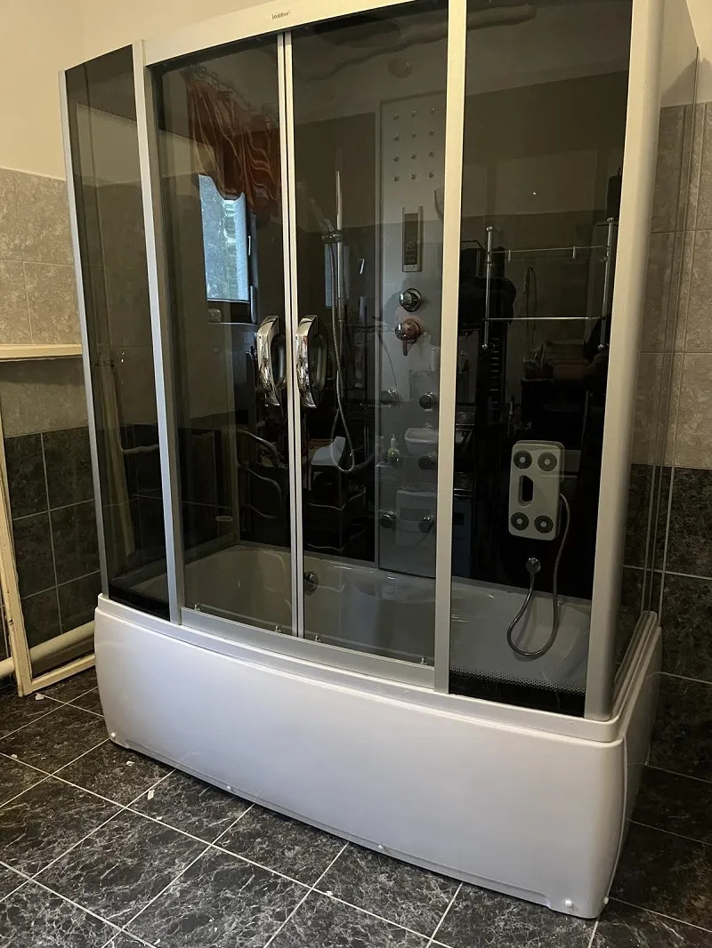   Emilia 85x150 cm hidromasszázs kádkabin elektronikával Black
