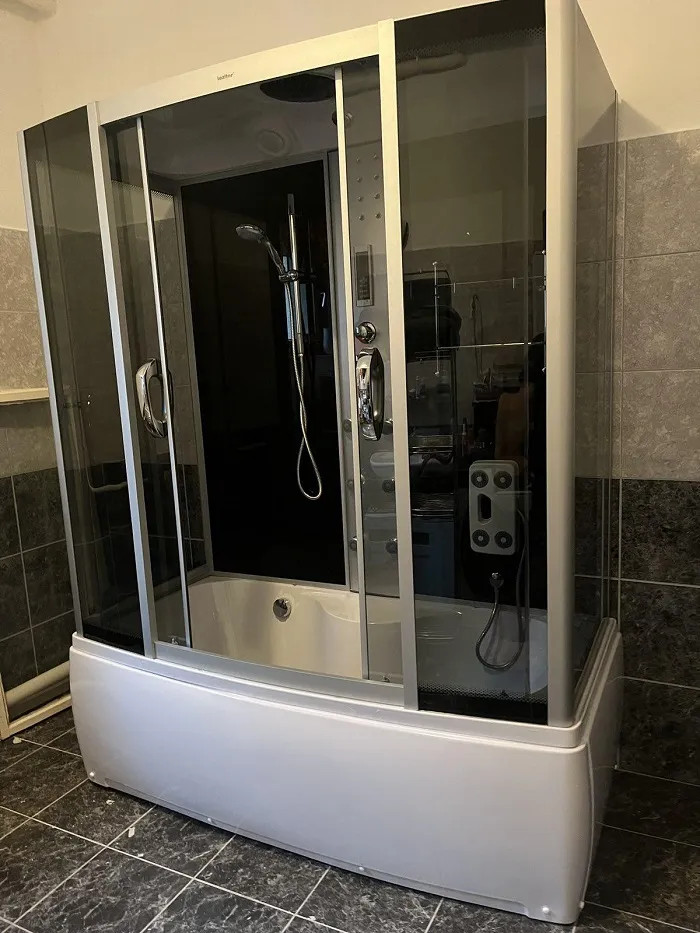   Emilia 85x150 cm hidromasszázs kádkabin elektronikával Black
