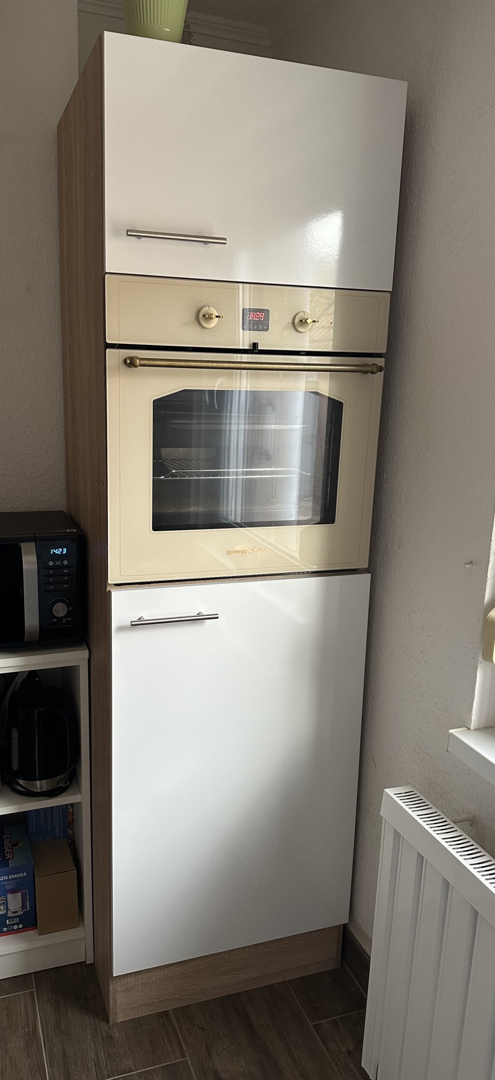   Yorki 280 konyhabútor sütős és mikrohullámű sütős kivitelben
