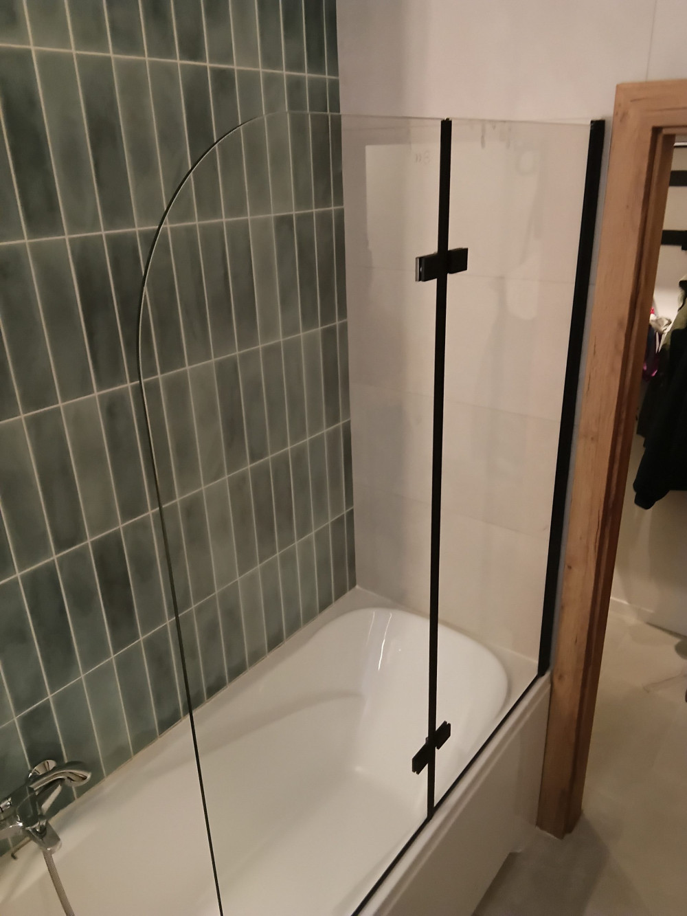 Alor 120x140 cm kádparaván Black
