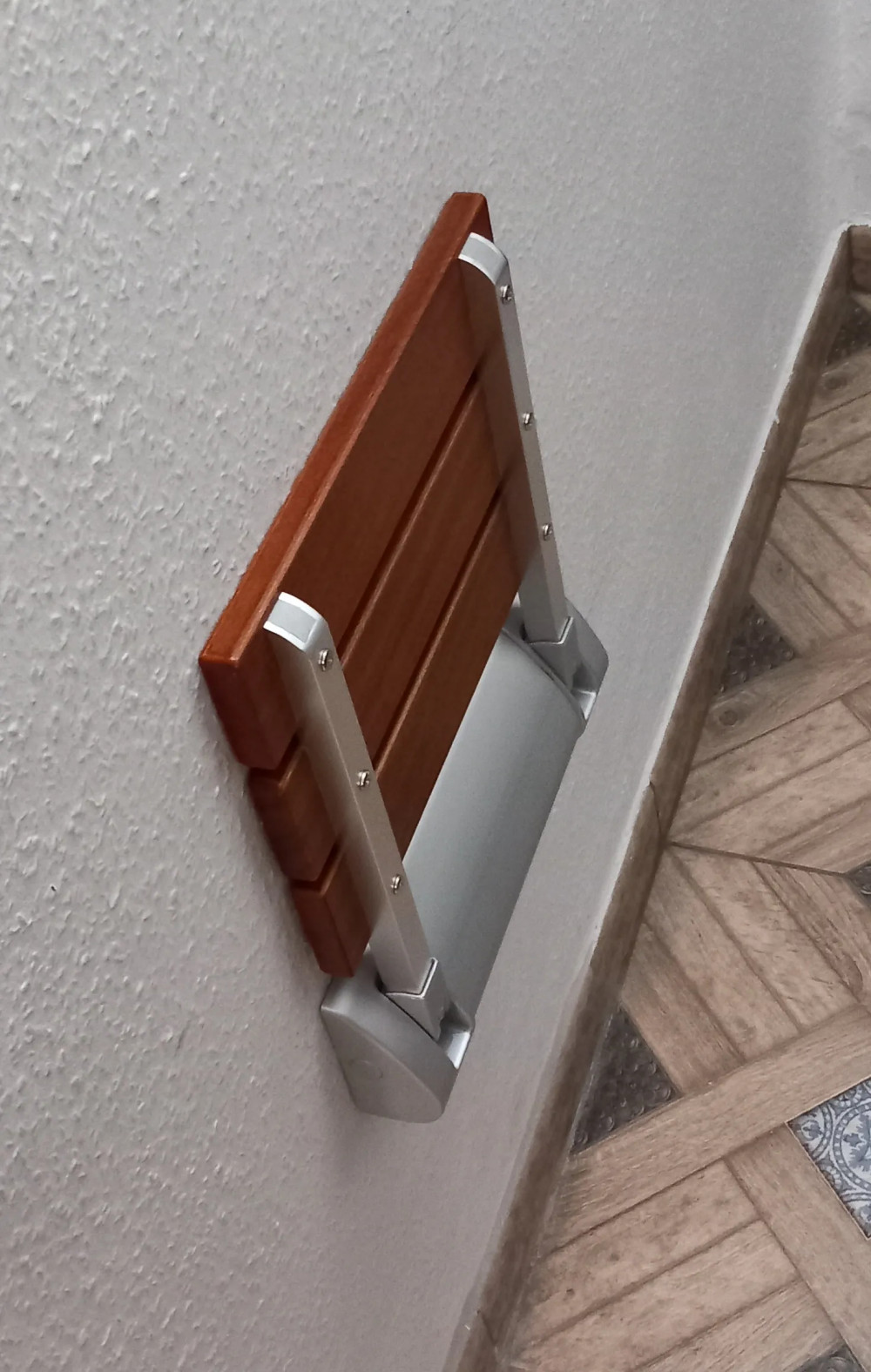 Felhajtható ülőke
