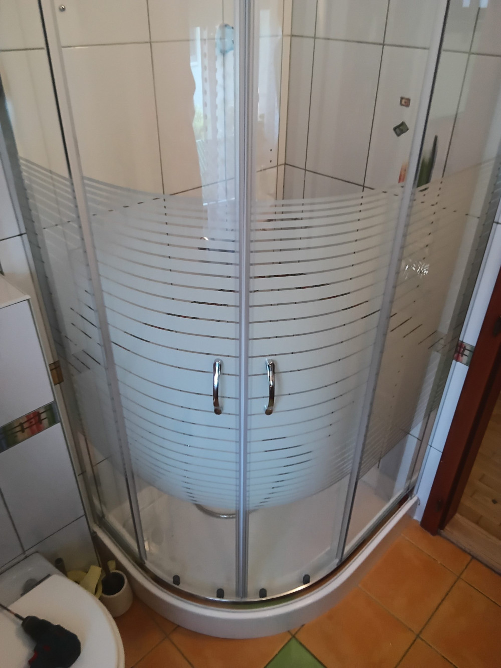 Madera 100x80 íves zuhanykabin zuhanytálcával jobbos
