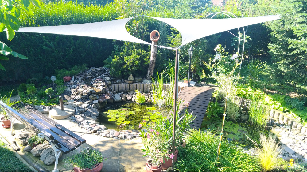 Rana napvitorla háromszög alakú 4x4x4 m piros
