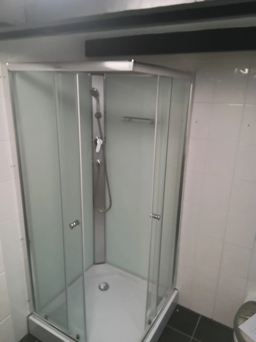   Polo White II 90x90 cm szögletes fehér hátfalas zuhanykabin zuhanytálcával
