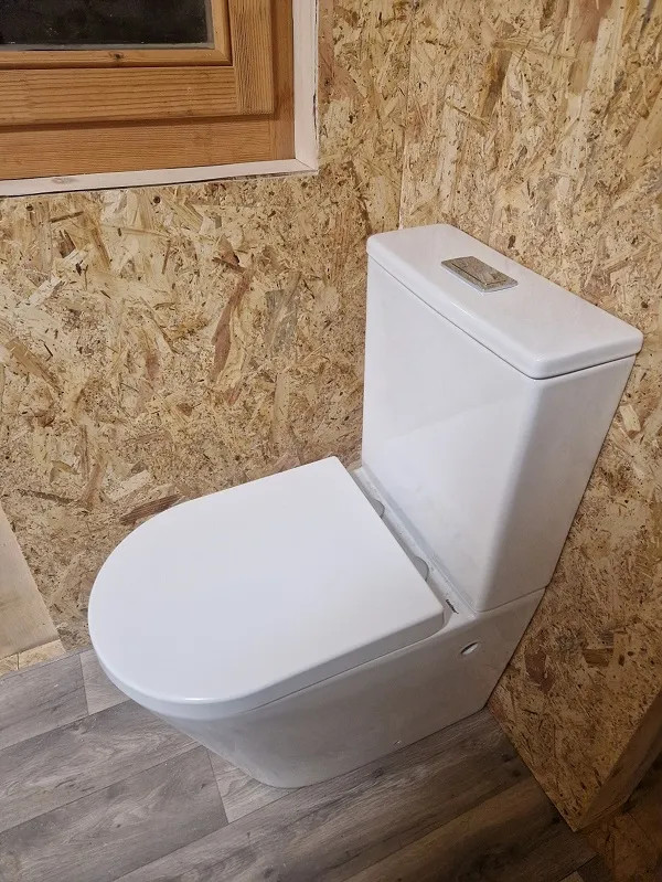   Paulo rimless WC kombi alsó/hátsó kifolyással soft close ülőkével
