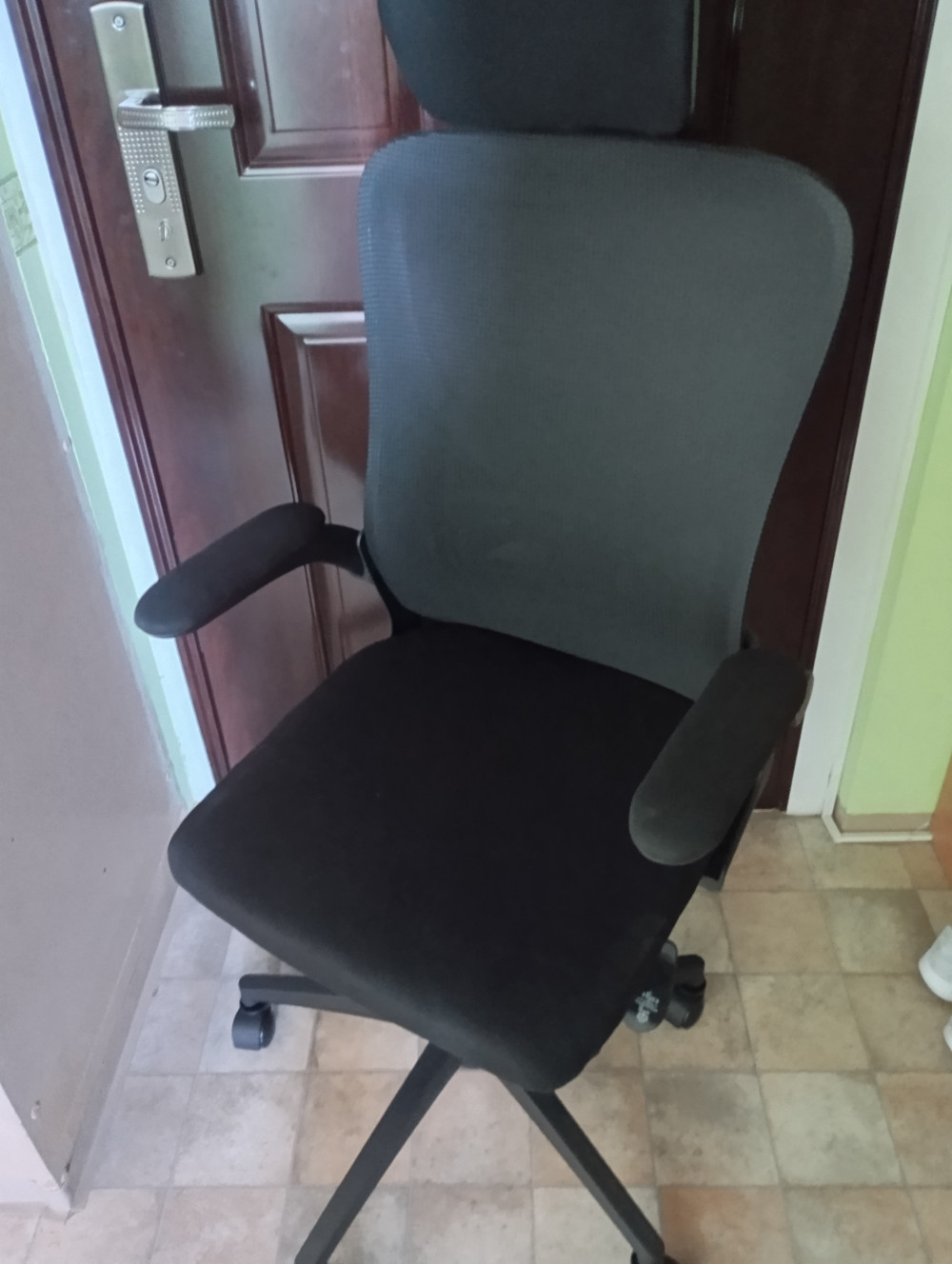 Flexo ergonomikus irodai forgószék deréktámasszal
