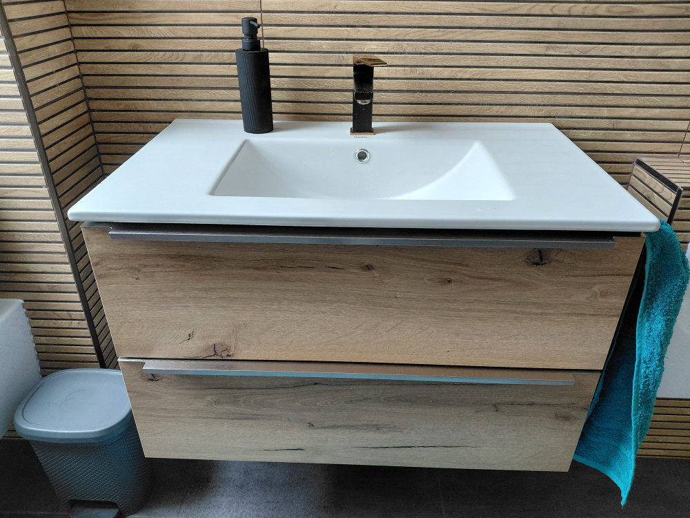 Vario Trim 80 alsó szekrény mosdóval
