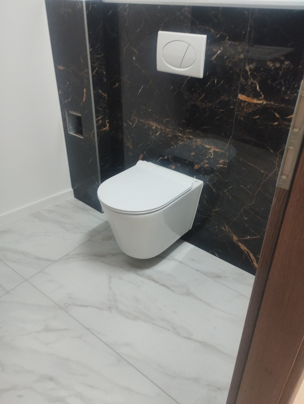 Ride fali, rimless WC soft close ülőkével
