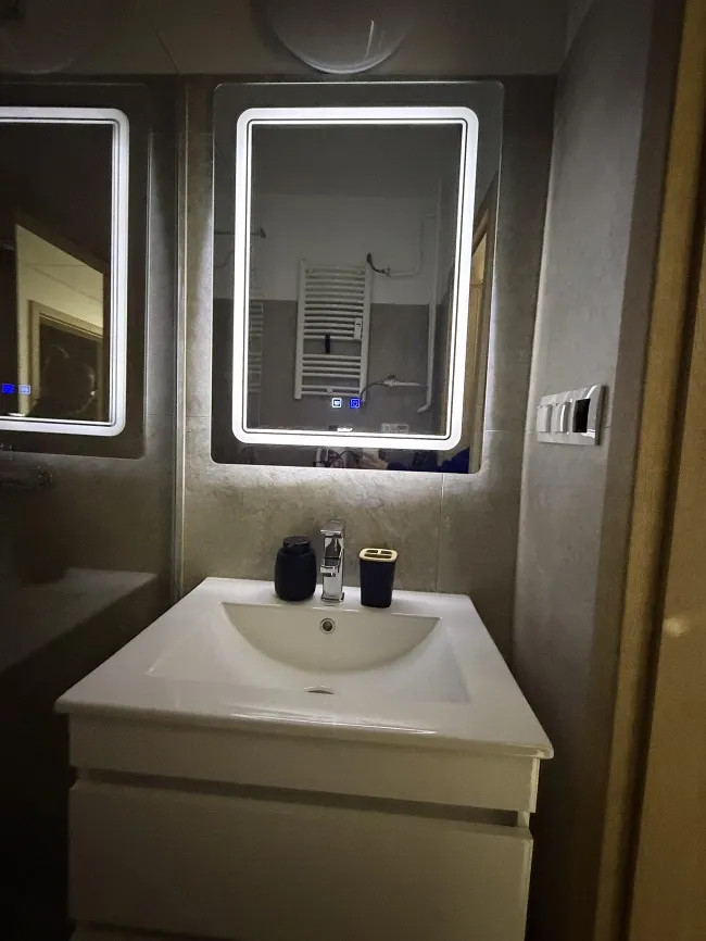 Vid tükör led világítással
