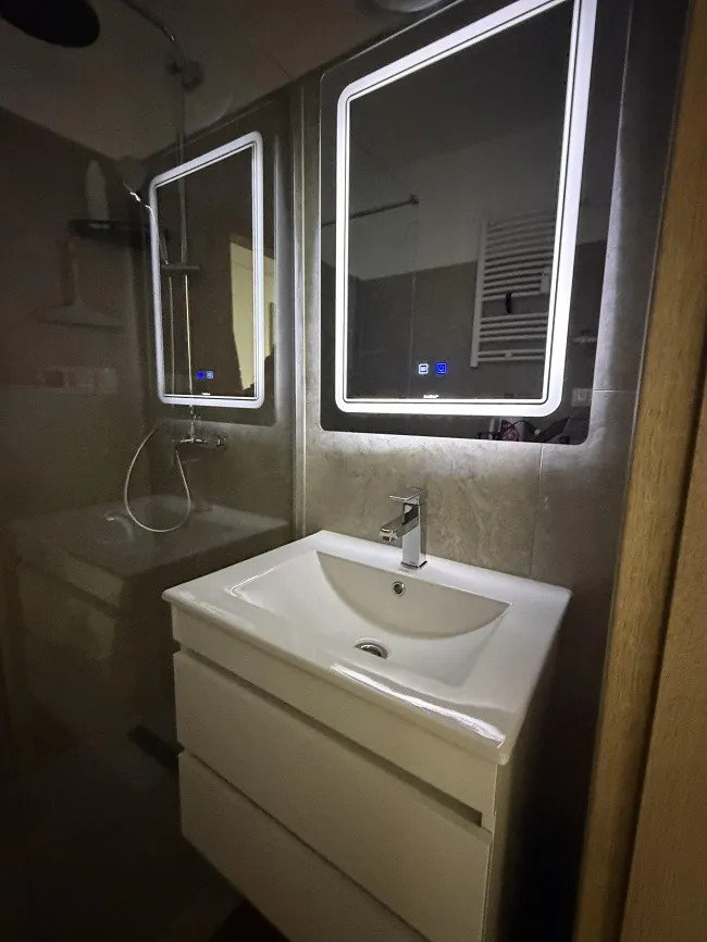 Vid tükör led világítással
