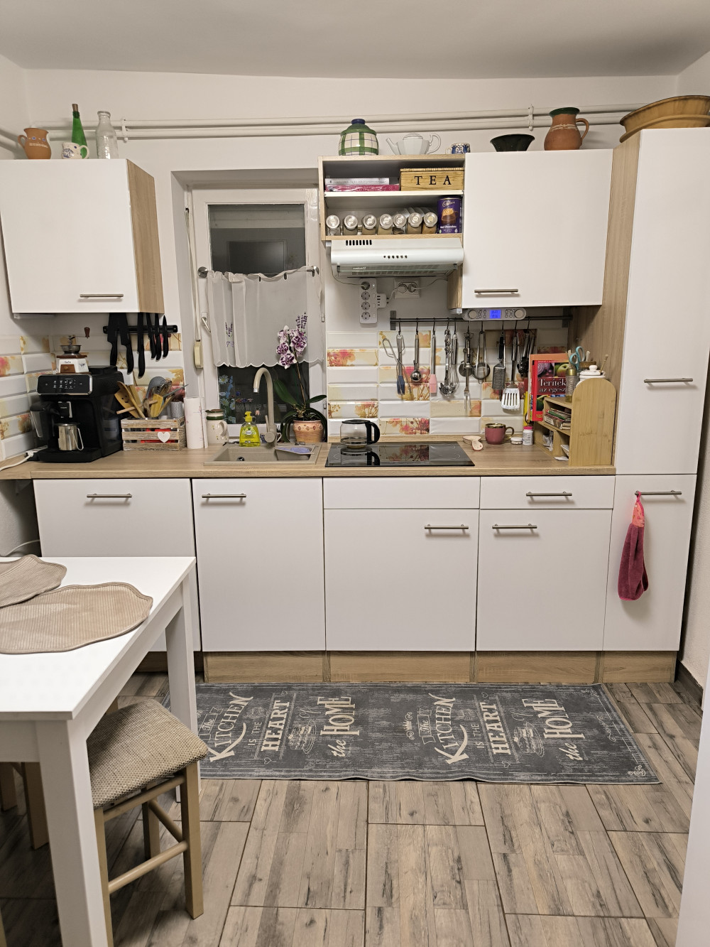 Yorki 30-as kamraszekrény
