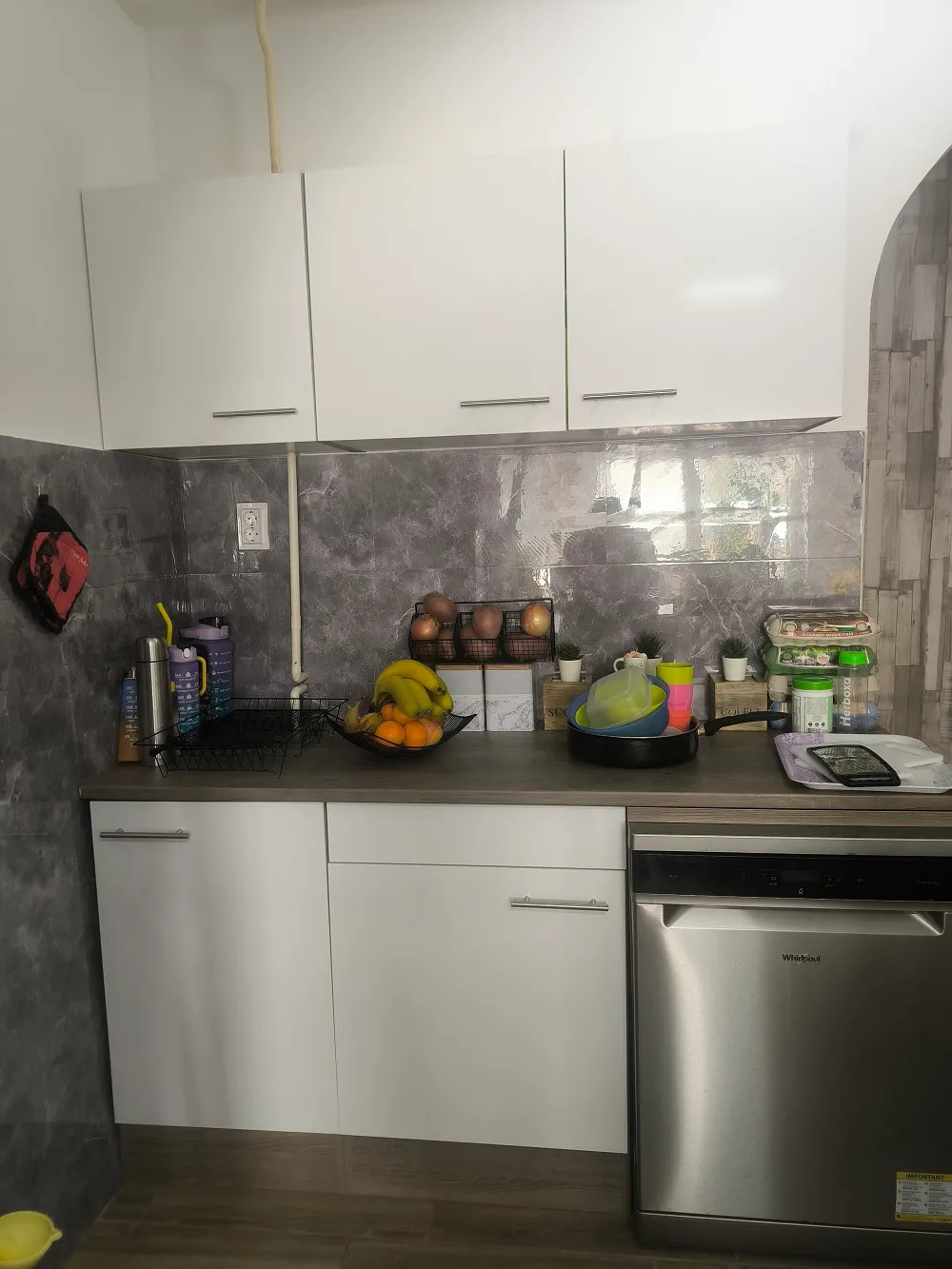 Yorki 30-as kamraszekrény
