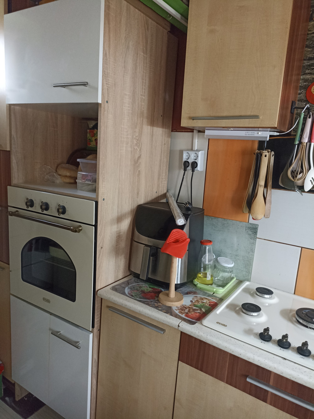 Yorki 60-as kamraszekrény
