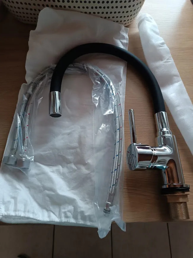   Corin álló mosogató csaptelep flexibilis kifolyócsővel fehér
