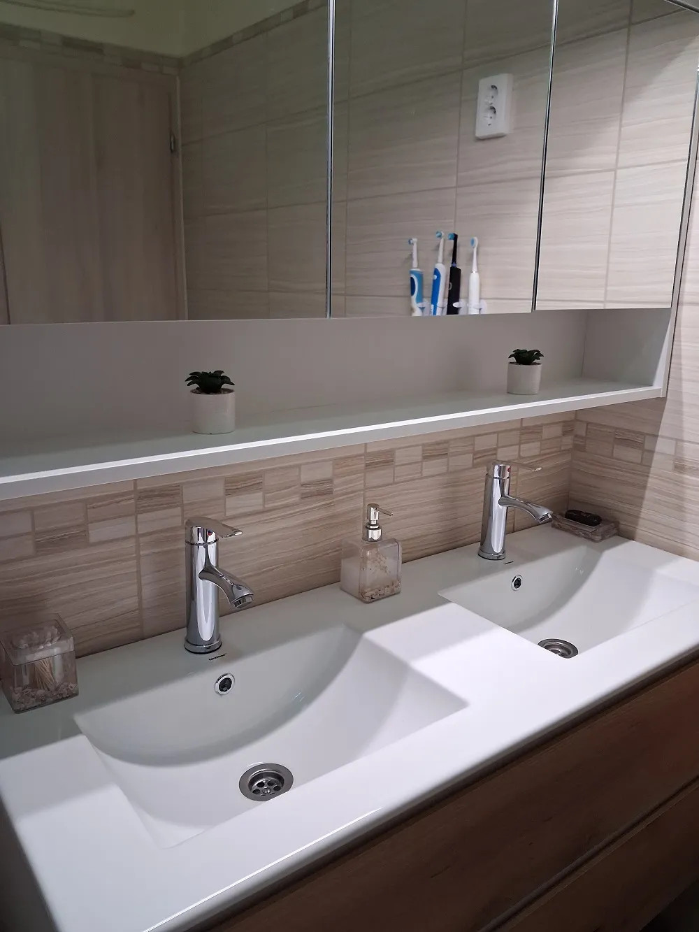   Corin álló mosogató csaptelep flexibilis kifolyócsővel fehér
